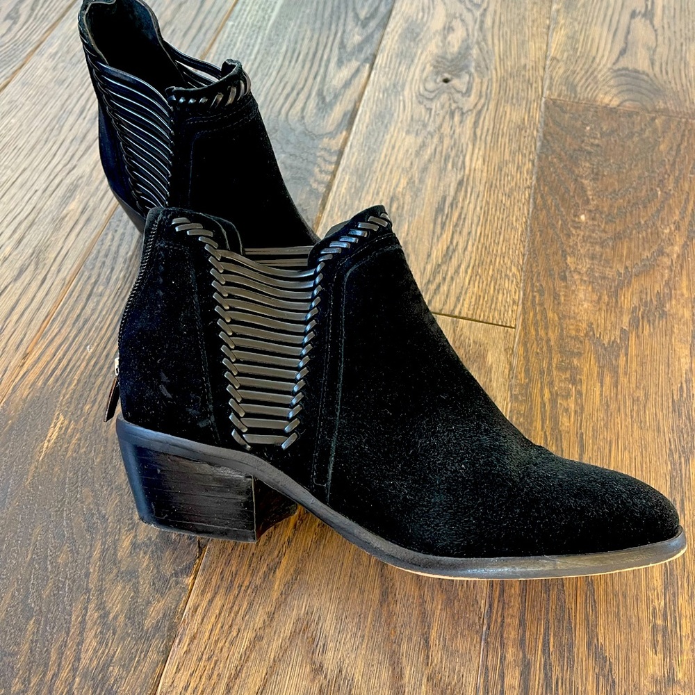 Vince Camuto western booties